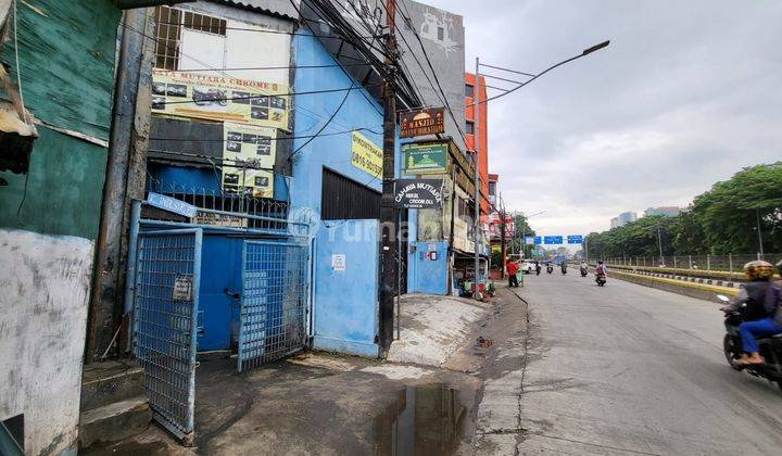 Rumah 3 Lantai dekat Pusat Kota, Mall, Taman Rekreasi, dan Perkantoran 1