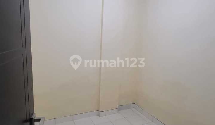 Rumah 3 Lantai dekat Pusat Kota, Mall, Taman Rekreasi, dan Perkantoran 9