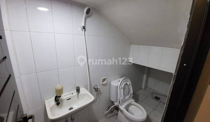 Rumah 3 Lantai dekat Pusat Kota, Mall, Taman Rekreasi, dan Perkantoran 19