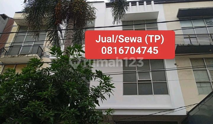 Rumah 4 Lantai Lokasi Strategis,Dekat Pusat Kota dan Belanja, Cocok untuk Konveksi,Dapur Mbg,Kostan, Dll