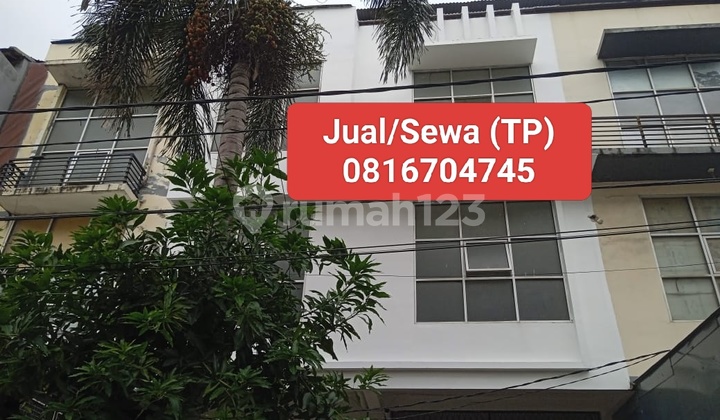 4-Storey House, Strategic Location, Near City Center and Shopping, Suitable for Convection, Shared Kitchen, Boarding House, Etc.