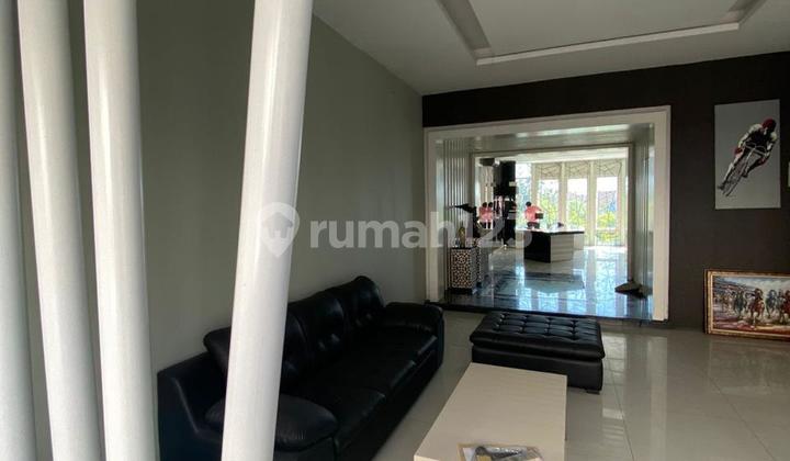 Sell Strategic 3-Story Shop House in West Surabaya 2
