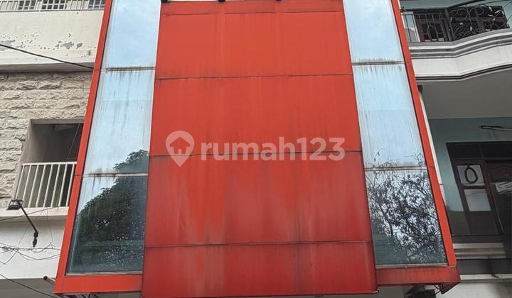 Sell Strategic 3-Story Shop House in West Surabaya 1
