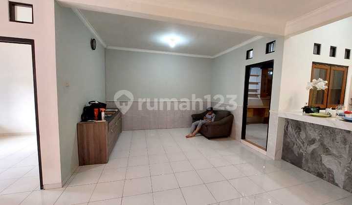  rumah babatan pratama dekat pakuwon mall PTC, dekat kampus UNESA lidah 2
