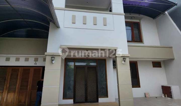Dharmahusada Mas house near GM, near Galaxy Mall, near UNAIR, near Dr. Soetomo Hospital.