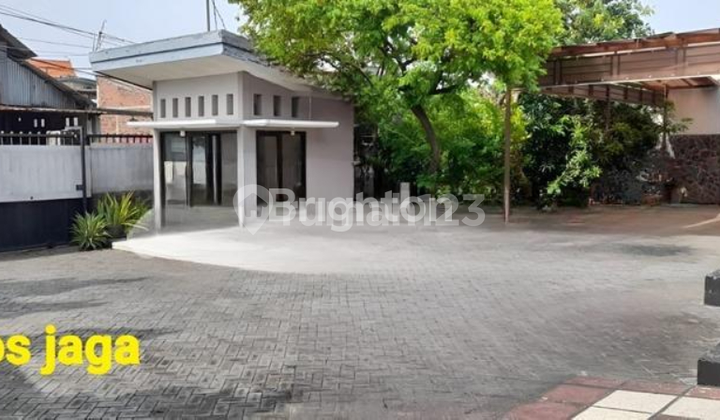 rumah mewah ada pool di kutisari utara, dekat galaxy mall, dekat panjang jiwo, dekat tenggilis mejoyo  2