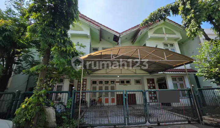  rumah di graha indah, gayung kebonsari dekat masjid besar masjid agung, dekat sekolah, dekat mall 	