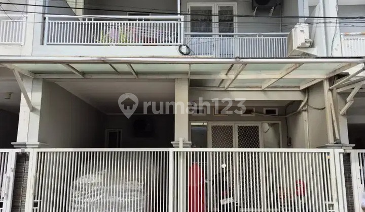  rumah babatan pratama dekat pakuwon mall PTC, dekat kampus UNESA lidah