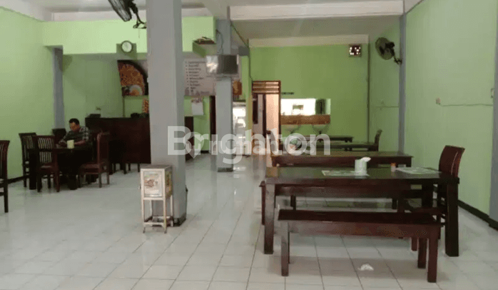  ruko raya dukuh kupang dekat kampus uwks, dekat mayjen sungkono	 2