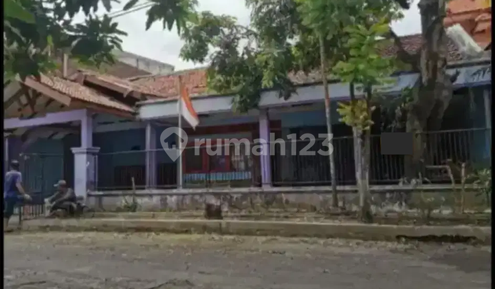    Rumah gayung kebonsari  dekat masjid besar masjid agung, dekat sekolah, dekat mall 	 2