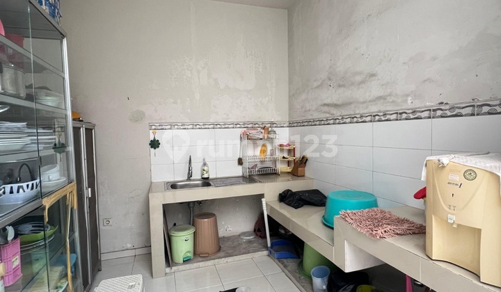 Green natural house Near Citraland modern market, near GWalk, near the US Embassy Surabaya. 2