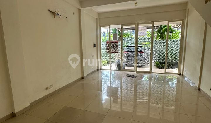 Ruko Bizhome Pakuwon City Dekat Pakuwon Citymall, Hokky Supermarket