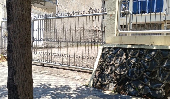 ruko HR. muhammad komersial area, dekat akses tol, dekat mayjen sungkono, dekat kampus ruko HR. muhammad komersial area, dekat akses tol, dekat mayjen sungkono, dekat kampus