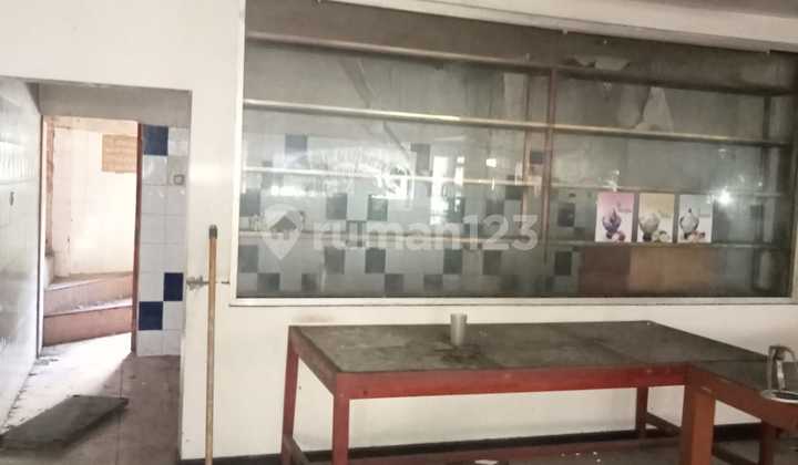 Dijual Segera !!! Ruang Usaha Harga Dibawah Njop Di Daerah Sangat Strategis, Jl. Prof. Dr. Soepomo, Jak-sel
