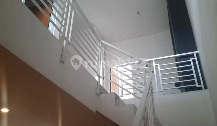 Rumah 2 Lantai Atap Sudah Baja Ringan Lantai Granit di Bintaro Sek 4, Sus +faisl 2