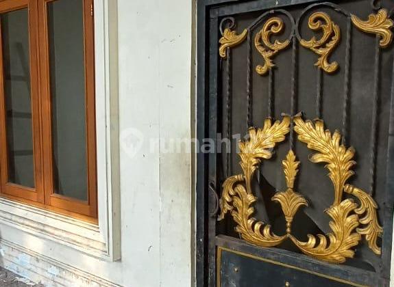 Disewakan Cocok untuk Kost Rumah Tinggal di Kebayoran Baru Jaksel 2