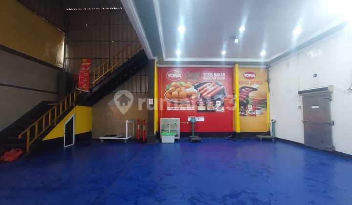3-Storey Warehouse & Office Ready for Use in Jagakarsa, Strategic Location Near Highway & Mall 3-Storey Warehouse & Office Ready for Use in Jagakarsa, Strategic Location Near Highway & Mall