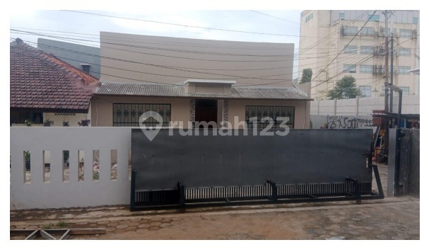 Dijual Cepat Rumah Kost 8 Kamar di Lokasi Strategis, Sangat Dekat ke Berbagai Pusat Kegiatan di Kota Tangerang