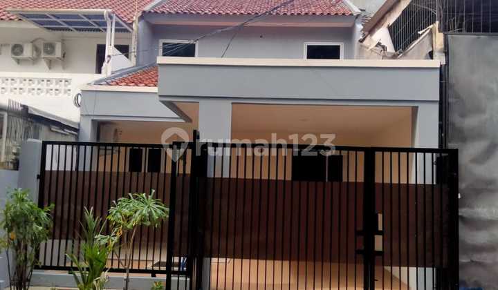 Disewakan Rumah Asri Nyaman Terawat Bangun Cipta Sarana, Jakut