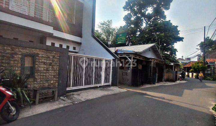 Rumah 2 lantai pinggir jalan di poltangan 2