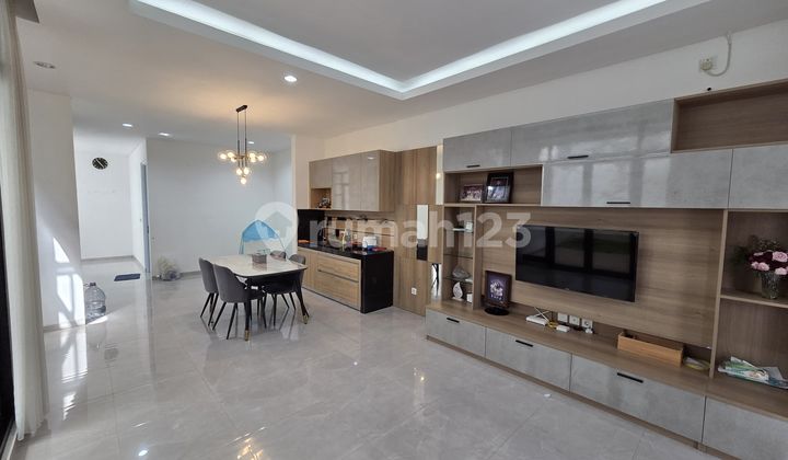 Dijual Rumah Furnished Istimewa Hilago Bsb 2