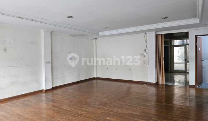 For Rent: 2-Story Shop House, Strategic Location in the Center of Semarang City 1