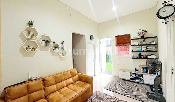 Dijual Rumah Semi Furnished Bagus Forest Hill Bsb 1