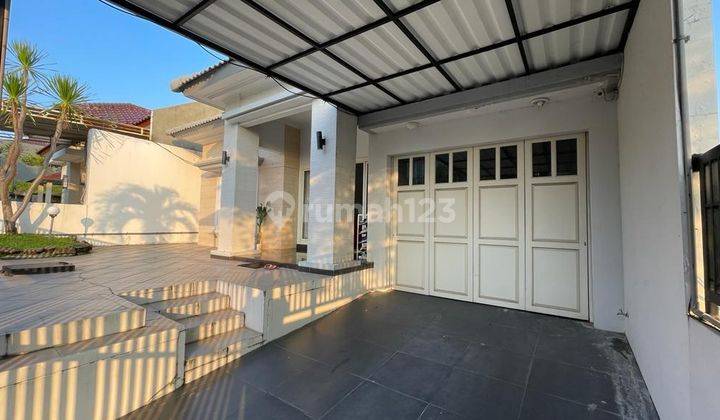 Rumah mewah lokasi strategis di semarang atas  6