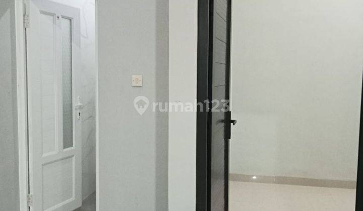 Rumah 2 lantai bagus di daerah semarang timur  9