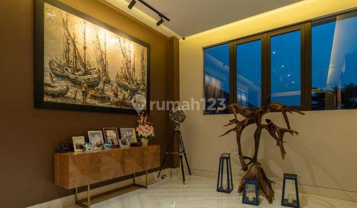 Rumah full furnished Mewah 3 lantai di daerah elite dataran tinggi Papandayan Semarang  2