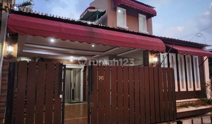 Rumah bagus 2 lantai di Jalan Candi Prambanan Manyaran  1