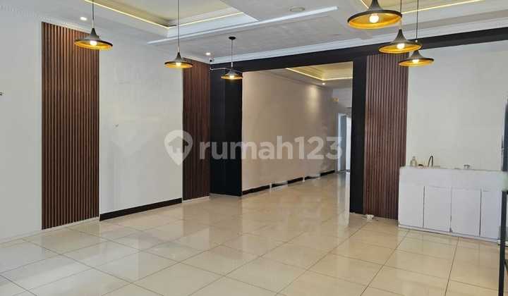 For Rent: 2-Story Shop House, Strategic Location in the Center of Semarang City 2