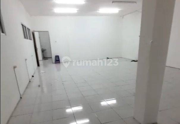 Disewakan Ruko 2 Lantai Bagus Jalan Gajah Raya 1