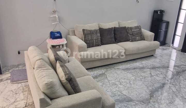 Dijual Rumah Full Furnished dan Kolam Renang Bagus Citragrand 2