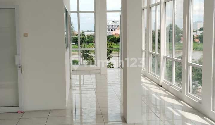 Disewakan Ruko Lokasi Strategis Dekat Bandara Ahmad Yani 2