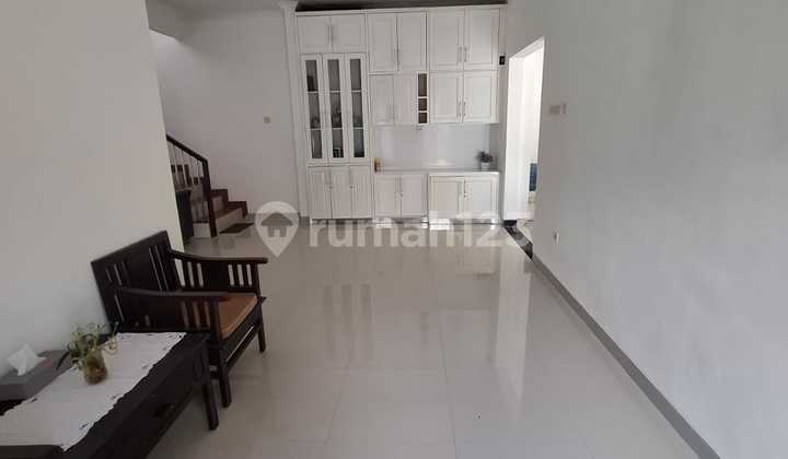 Luxury House in Palagan Housing Complex 2