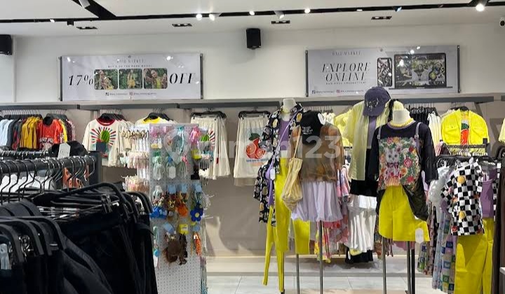 Strategic Shop House in Seturan Strategic Shop House in Seturan