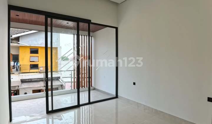 Rumah Baru Dekat Hyatt Dan Monjali 2
