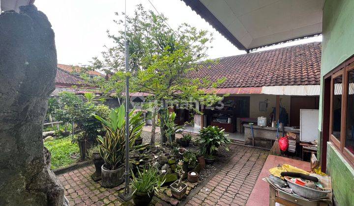 (G68) BALINESE STYLE HOUSE IN THE HEART OF DENPASAR 1