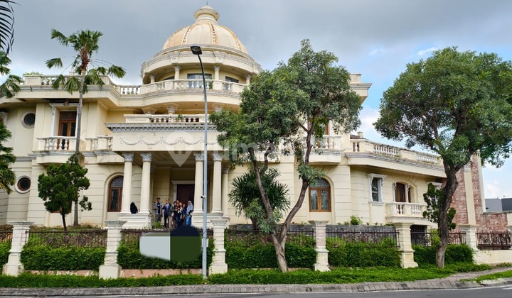 Rumah 3 Lantai Main Road Citraland Golf Surabaya