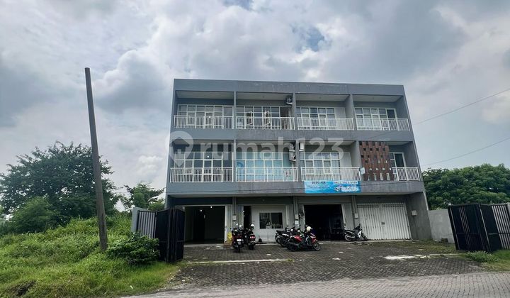 For Sale 3-Story Shophouse Dian Istana Near Puncak Cbd Wiyung Surabaya Close to Ptc
