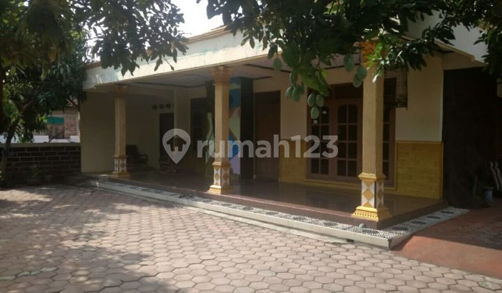 Rumah Klasik Bagus Strategis. Sragen  2
