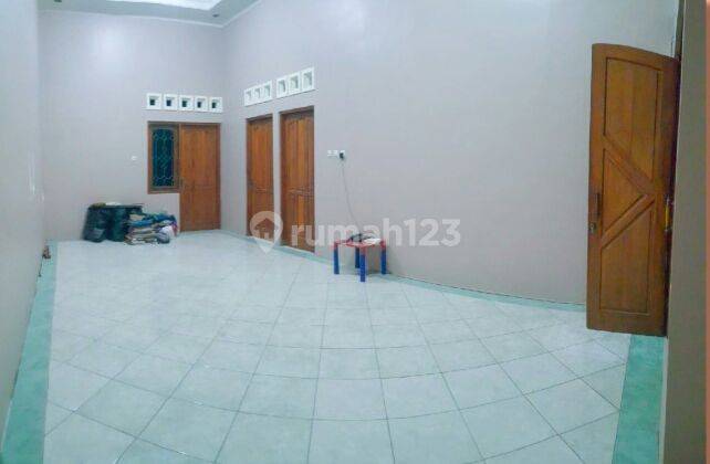 Rumah Bagus Dekat Stadion Manahan Solo  5