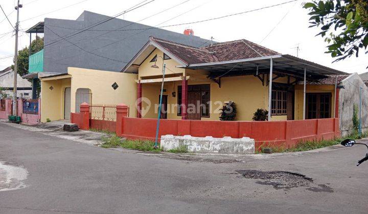 Rumah Luas Strategis Dekat Hotel Alana Colomadu  1