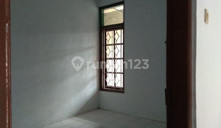Rumah Terawat Dekat Pintu Tol Soker . Banjarsari Solo  3