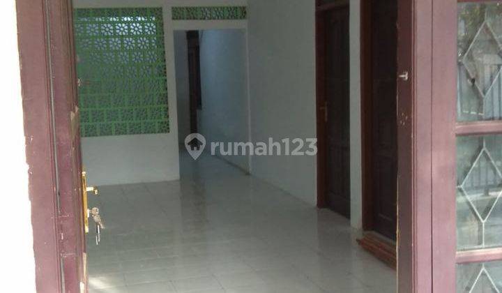 Rumah Terawat Dekat Pintu Tol Soker . Banjarsari Solo  6