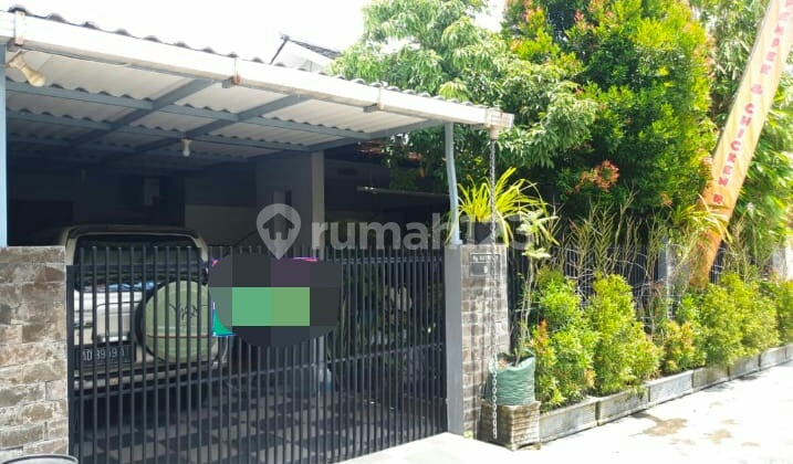 Nice, Green, and Comfortable House. Gumpang, Kartasura, Sukoharjo