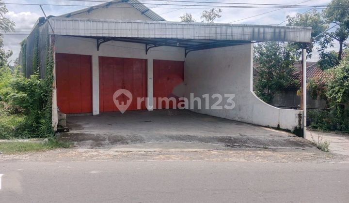 Warehouse Strategic Business Space Near Solo