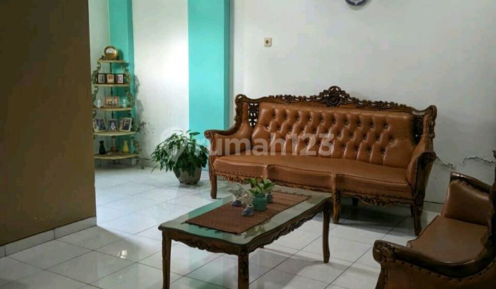 Rumah Bagus Strategis Dekat Hotel Alila Solo 2