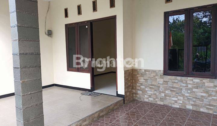 RUMAH BARU RENOVASI SATU SETENGAH LANTAI LOKASI STRATEGIS 2